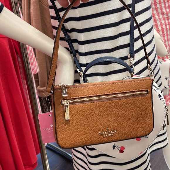 Kate Spade Leila Pebble Leather Convertible Wristlet Wallet Clutch
Warm Gngrbrd - Picture 16 of 16